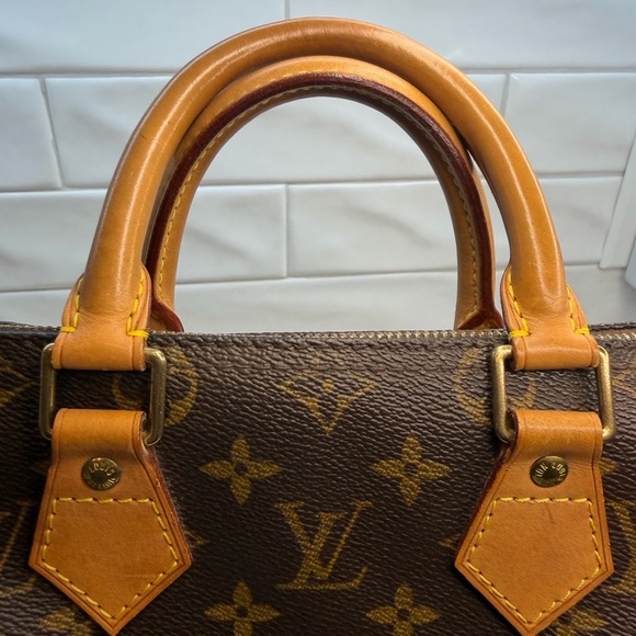 Louis Vuitton Monogram Speedy 25 Handbag - Picture 11 of 11